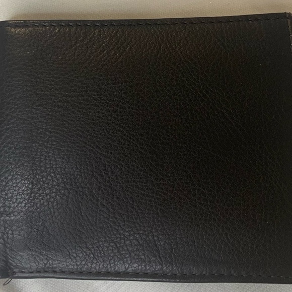 Unbranded Other - Bi-Fold Pebbled Leather
Black Mens Multi Slot Zip CC ID Brand New